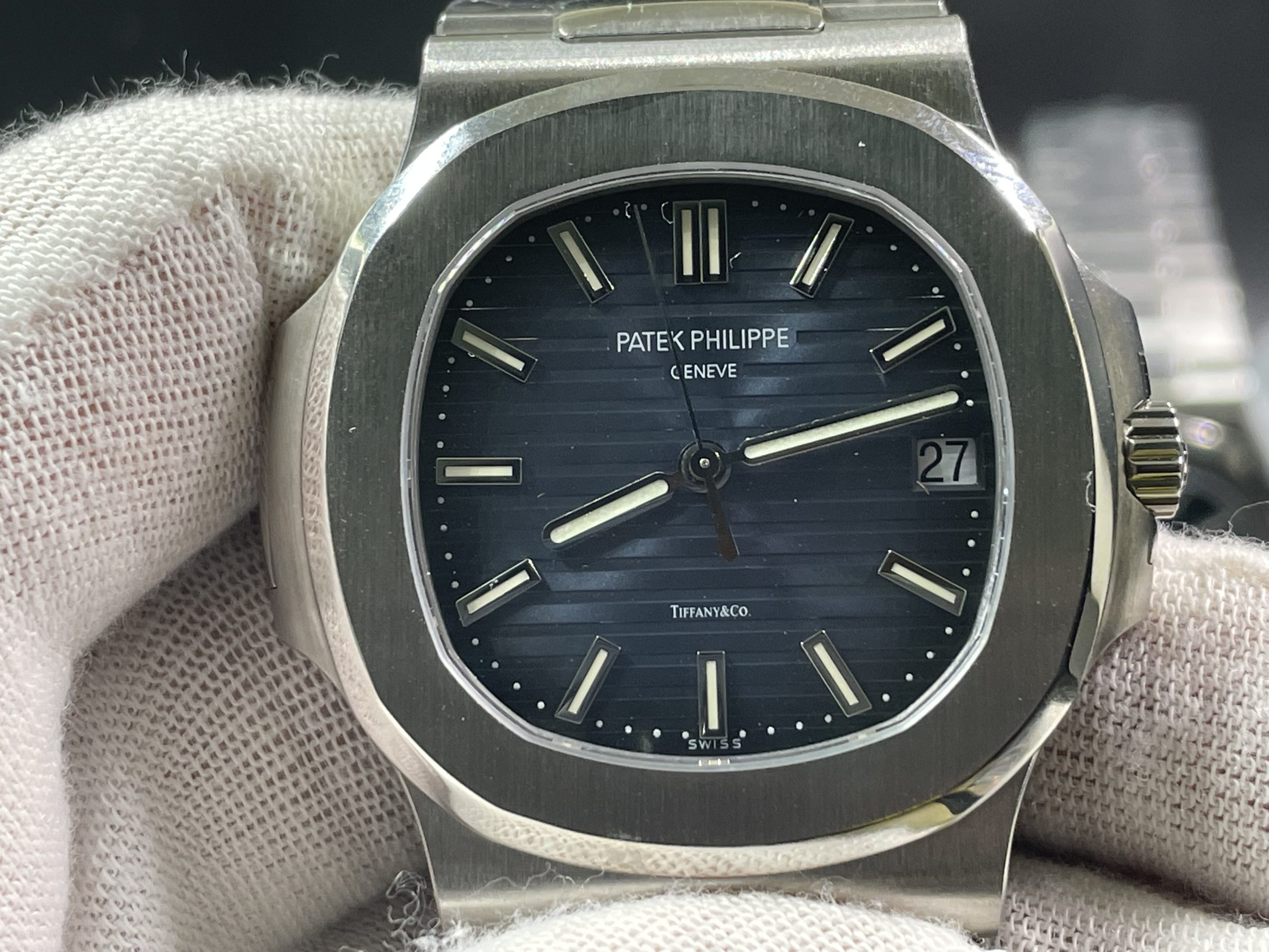 This aftermarket dial maker will swap a 'Tiffany Blue' dial into your  'regular' Patek Philippe Nautilus — Rescapement.
