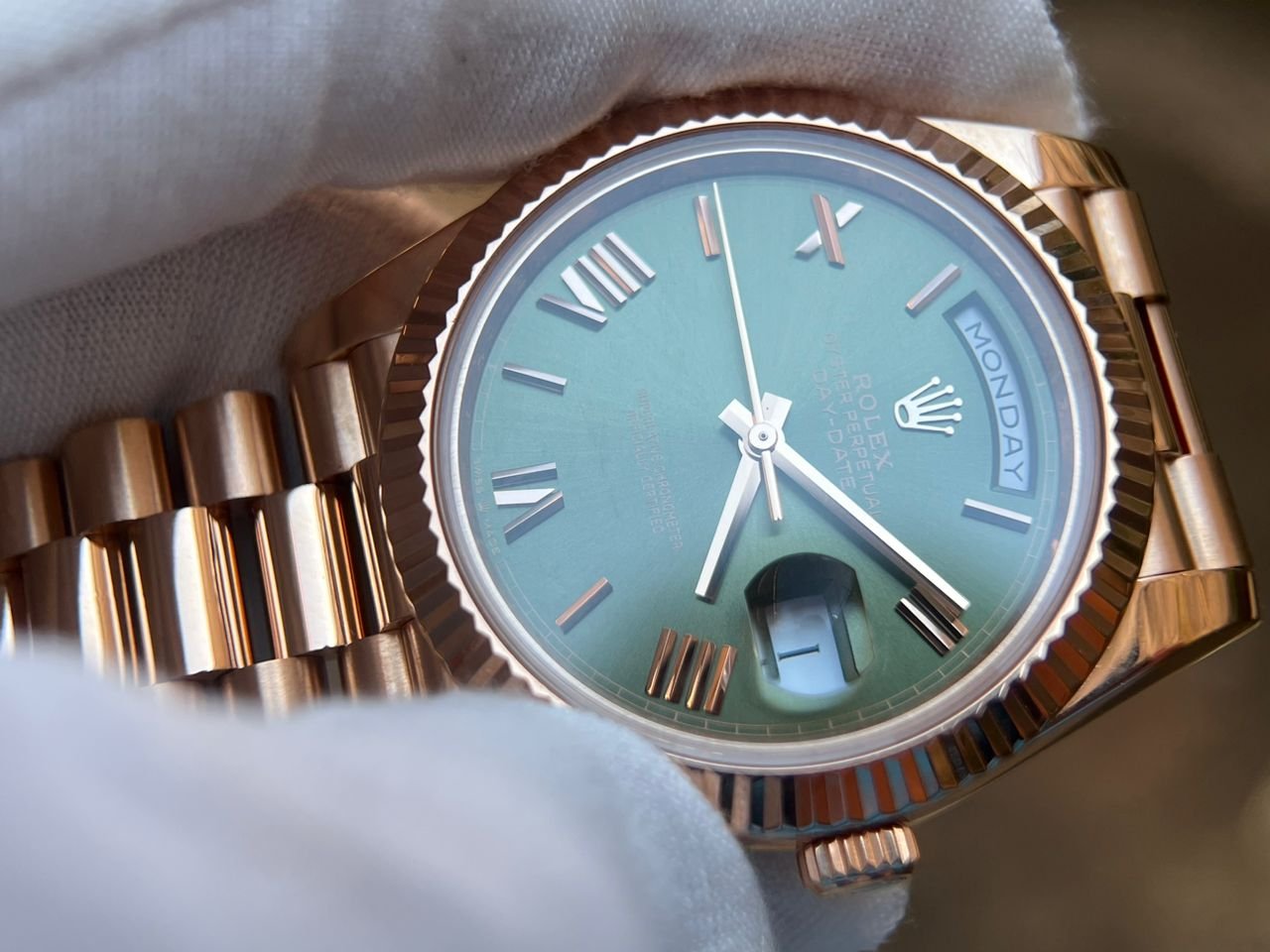 DayDate 228235 40mm QF 1:1 Green Dial Roman Markers wrap 18K Rose gold (Heavy version) - Image 6