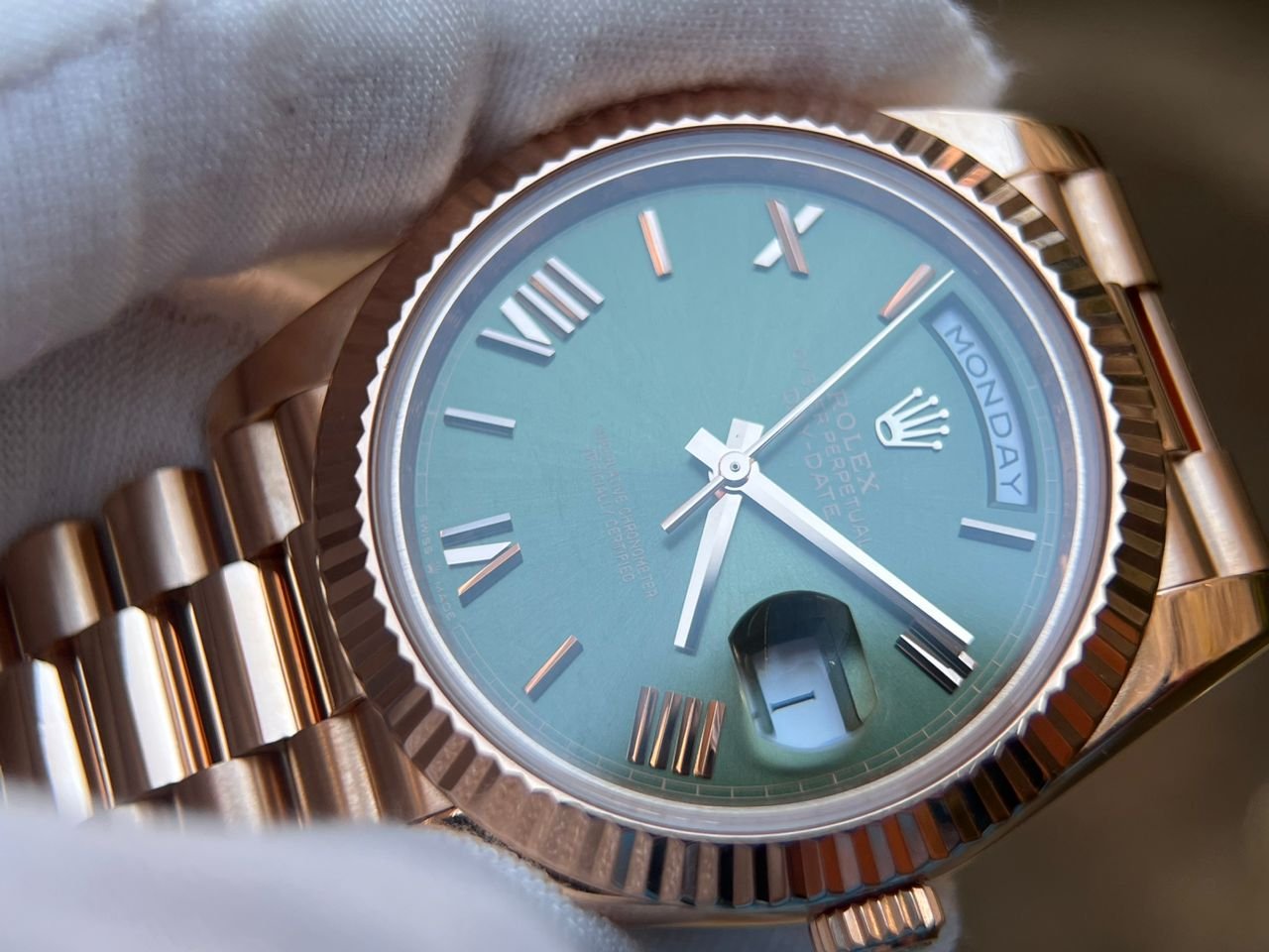 DayDate 228235 40mm QF 1:1 Green Dial Roman Markers wrap 18K Rose gold (Heavy version) - Image 10