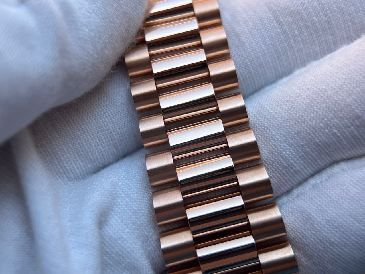 DayDate 228235 40mm QF 1:1 Green Dial Roman Markers wrap 18K Rose gold (Heavy version) - Image 16