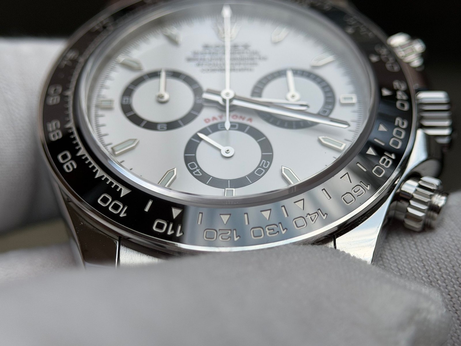 Daytona 126500 Panda 1:1 Best Edition Upgraded dial and hands and crystal and polish - Image 7