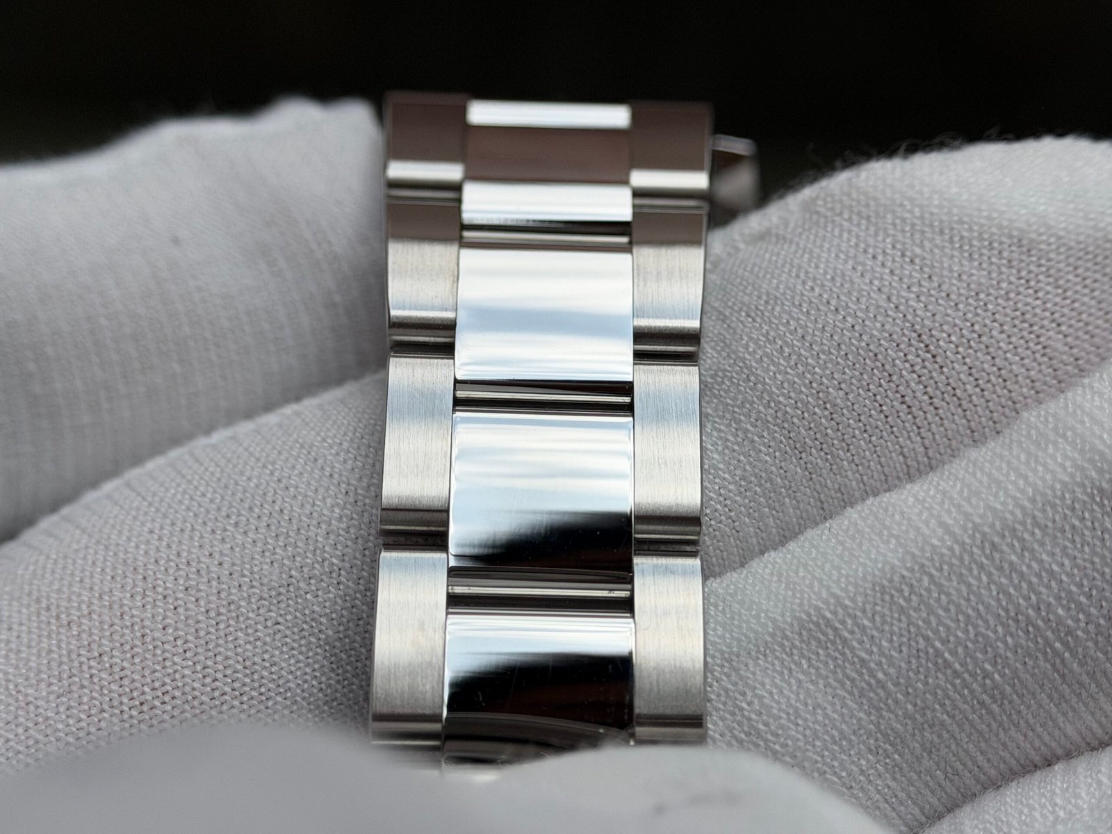 Daytona 126500 Panda 1:1 Best Edition Upgraded dial and hands and crystal and polish - Image 12