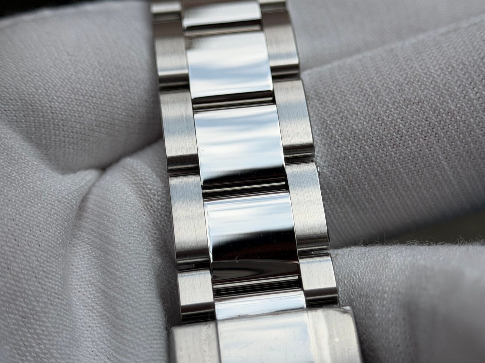 Daytona 126500 Panda 1:1 Best Edition Upgraded dial and hands and crystal and polish - Image 17