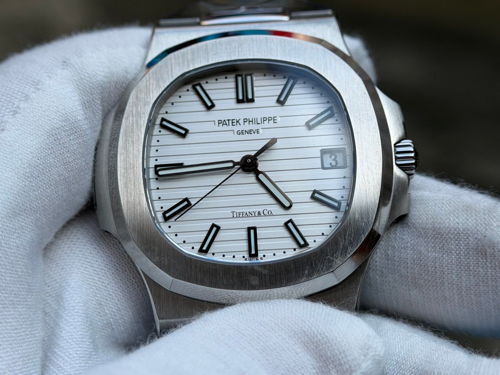Nautilus 5711/1A 1:1 Best Tiffany & Co.-White Textured Dial on SS Bracelet A324 Super Clone - Image 10